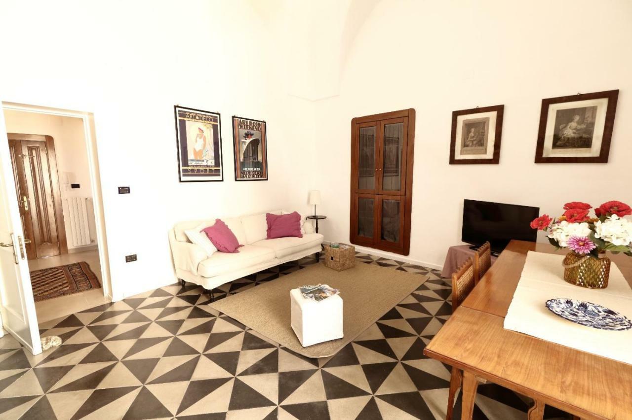 Slow Lecce - Old Town Apartment Sit Luaran gambar
